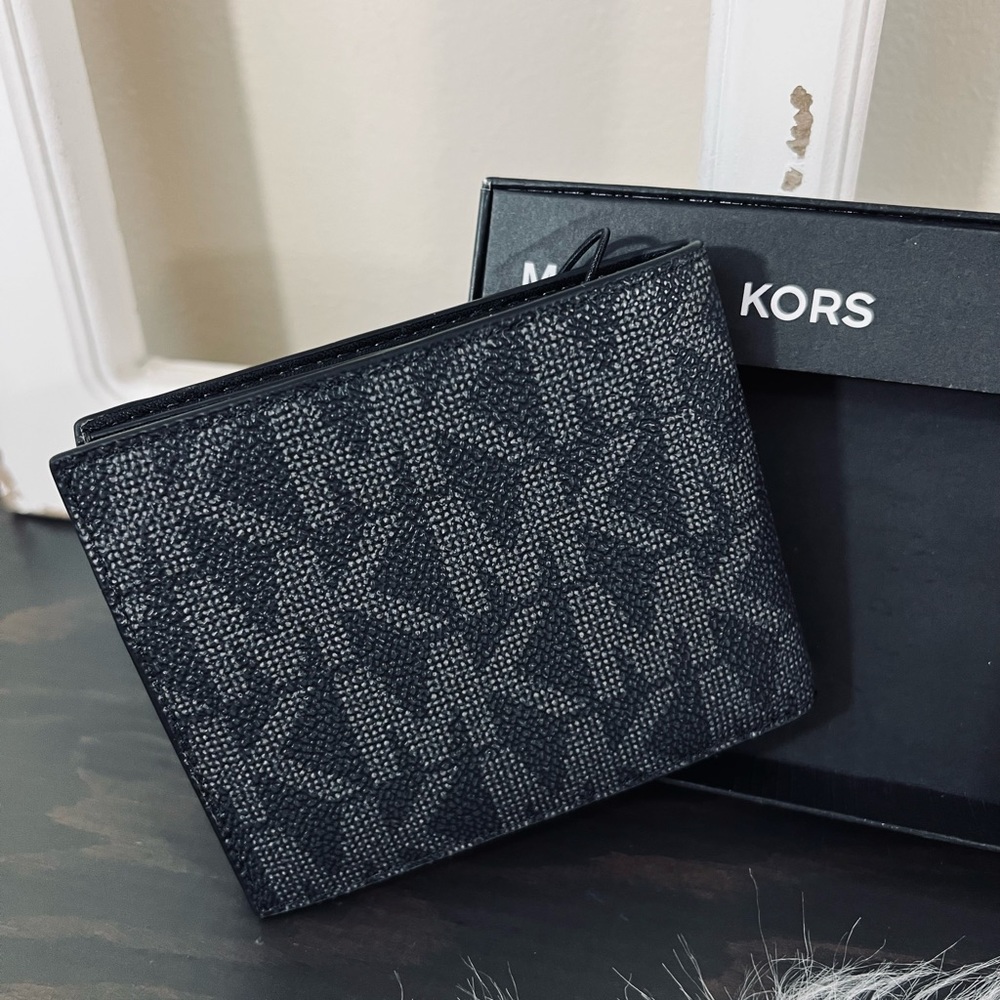 Michael Kors Jet Set Men’s Slim Billfold Wallet - Picture 3 of 14